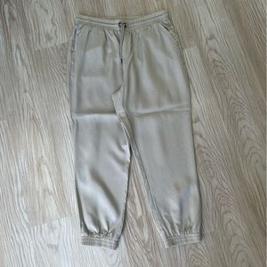 Gibson Latimer Slinky, Silky Joggers